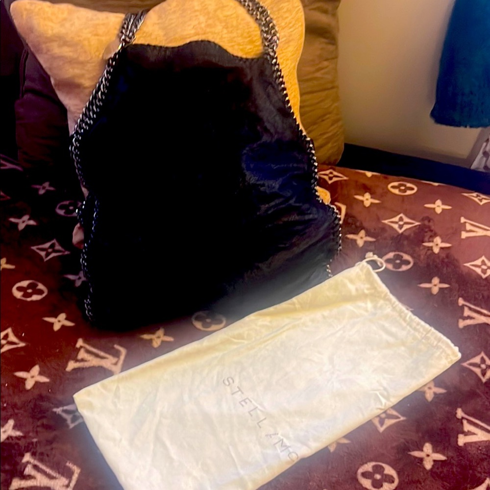 Stella McCartney Black Shoulder Bag with Chain Detail. Excellent condition